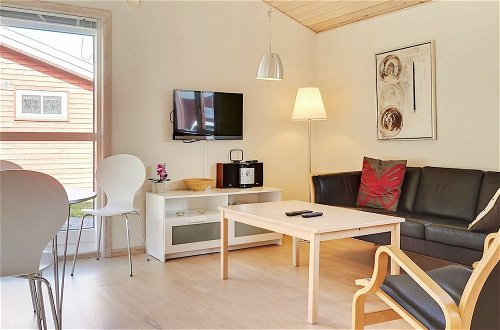 Foto 4 - 6 Person Holiday Home in Gudhjem