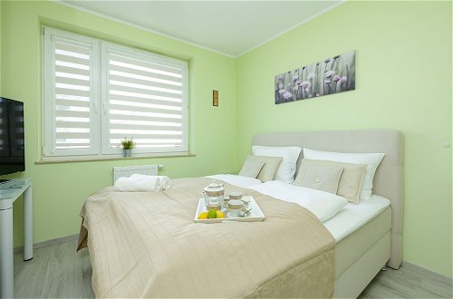 Photo 12 - Paryska Apartments by Renters