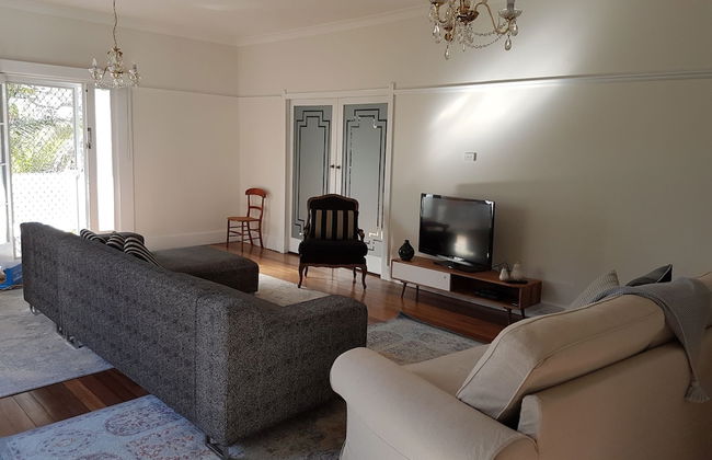 Kilmarnock House - Photo 1