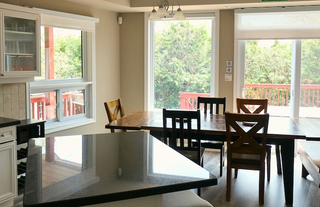 Mountain Views, Steps to BM Village, Hot Tub, BBQ. - Foto 24