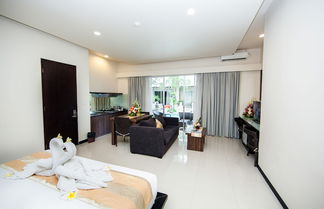 Photo 3 - Sunset Mansion Seminyak Apartment