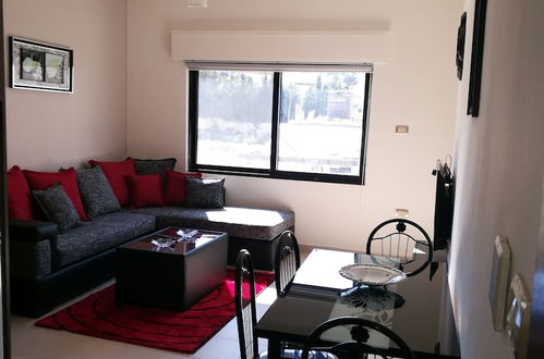 Foto 49 - Cozy Dair Ghbar Apartments