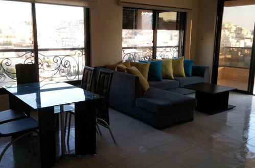 Foto 41 - Cozy Dair Ghbar Apartments