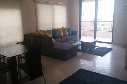 Foto 42 - Cozy Dair Ghbar Apartments