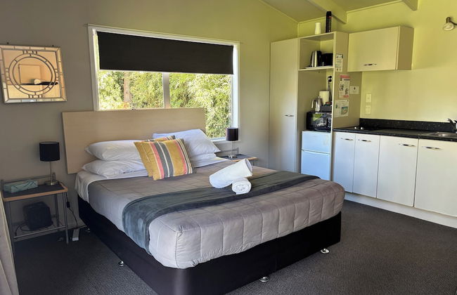 Bay of Islands Holiday Park - Photo 9