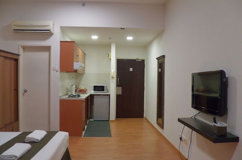 Photo 5 - Maytower Apartment