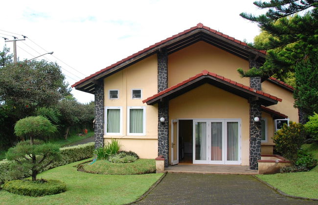 Villa ChavaMinerva Istana Bunga-Lembang - Foto 1