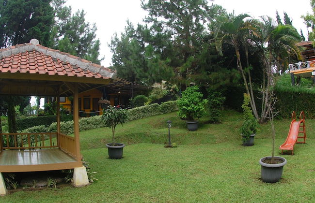 Villa ChavaMinerva Istana Bunga-Lembang - Foto 19