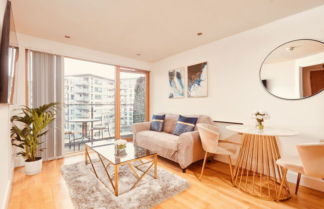 Deluxe City Apt, Riverside Canal View&free Parking - Photo 21