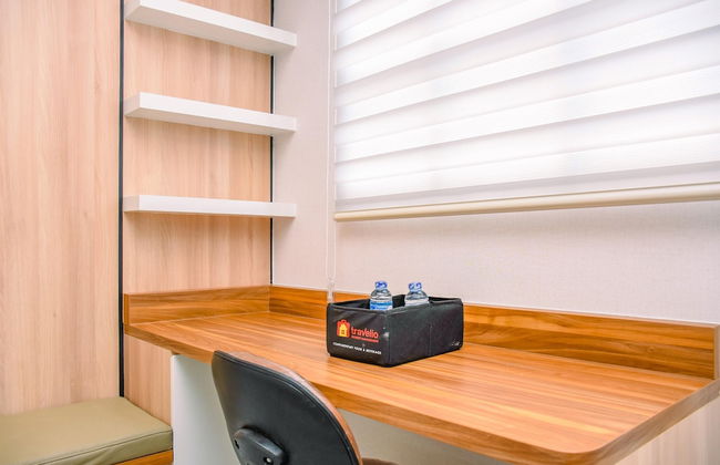 Nice And Cozy Studio At Evenciio Apartment - Photo 10