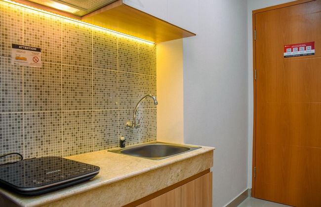 Nice And Cozy Studio At Evenciio Apartment - Photo 6