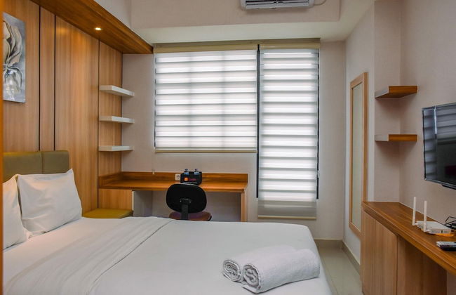 Nice And Cozy Studio At Evenciio Apartment - Photo 3