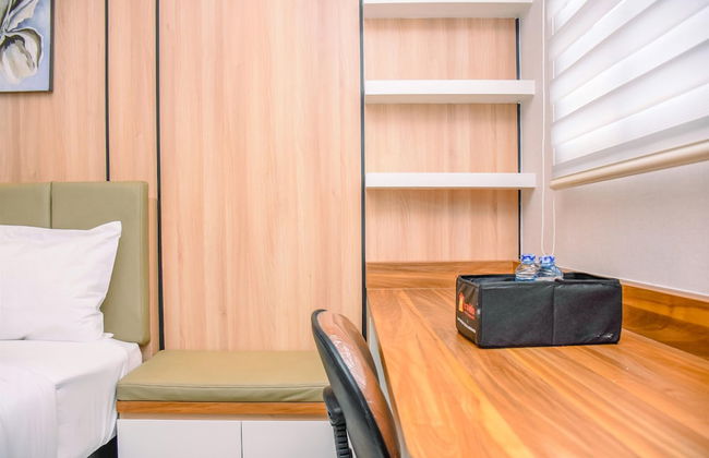 Nice And Cozy Studio At Evenciio Apartment - Photo 9