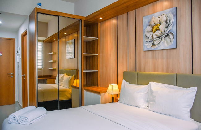 Nice And Cozy Studio At Evenciio Apartment - Photo 5