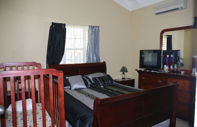 St Mary Mins Away From Ocho Rios 2 bed Ocean View Villa - Photo 2