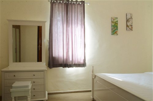 Photo 14 - Luxury Design Grand Palace Kemayoran Apartment With Private Bathtub