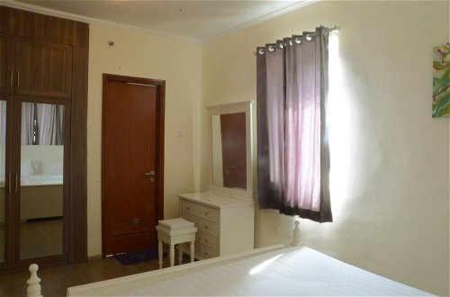 Foto 11 - Luxury Design Grand Palace Kemayoran Apartment With Private Bathtub