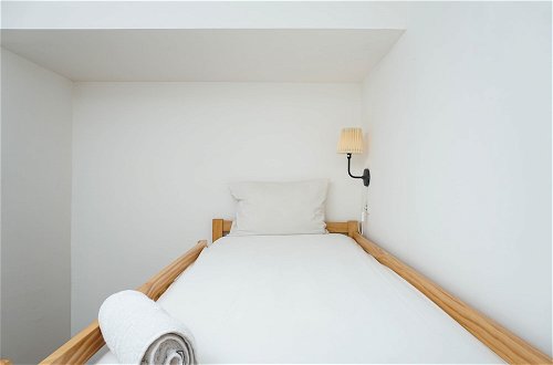 Photo 7 - Minimalist And Comfy 2Br Signature Park Grande Apartment