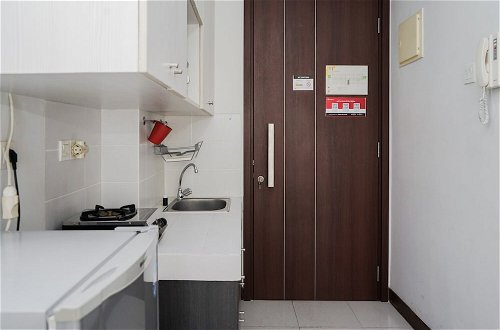 Photo 9 - Cozy Stay Studio Apartment At Scientia Residence