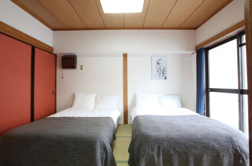 Photo 2 - Namba Big Room Apartment