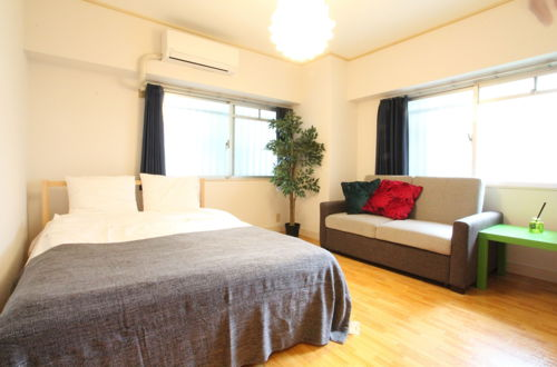 Photo 5 - Namba Big Room Apartment