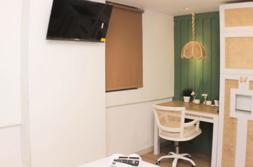 Foto 6 - Minimalist Design Studio At Meikarta Apartment