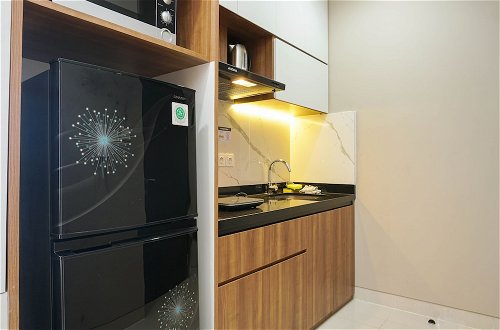 Foto 7 - Comfortable Design 1BR Apartment Ciputra International Puri