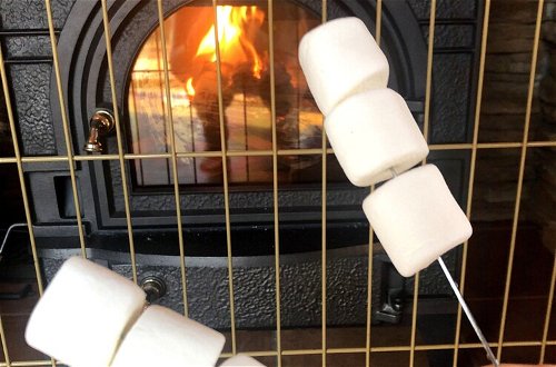 Foto 20 - Izu House Luxury Log with Cozy Fireplace