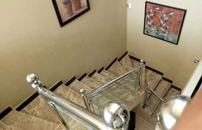 Executive Fully Furnished Apartment Close to Amenities - Foto 8