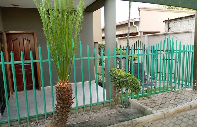 Executive Fully Furnished Apartment Close to Amenities - Foto 9