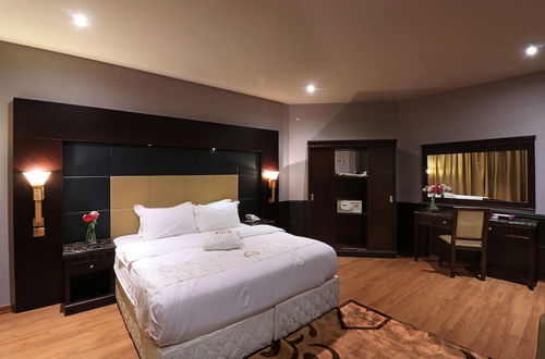 Photo 11 - Orans Suites 4