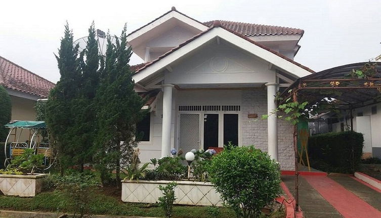 Photo 1 - Villa Kota Bunga Melati