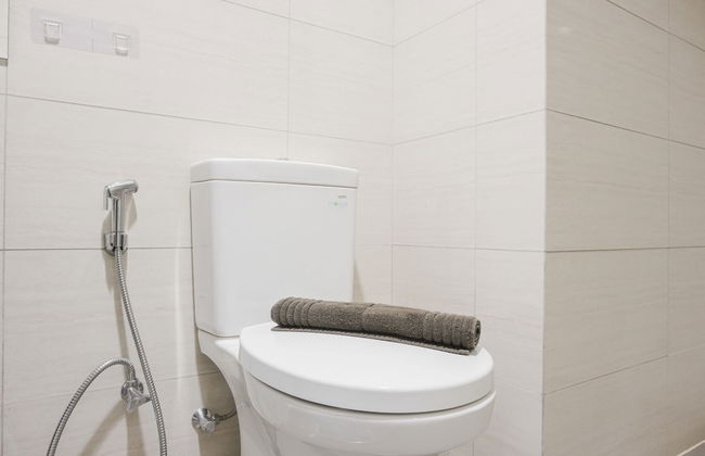 Minimalist and Comfort Living 1BR at Ciputra International Apartment - Foto 5