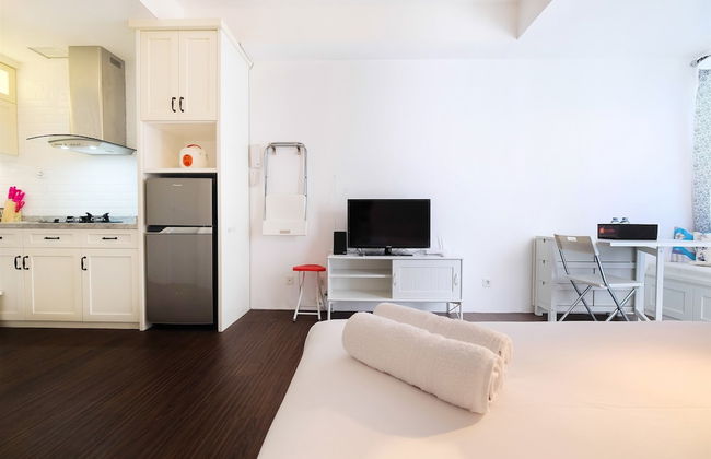 Minimalist Studio at Bassura City Apartment By Travelio - Foto 18