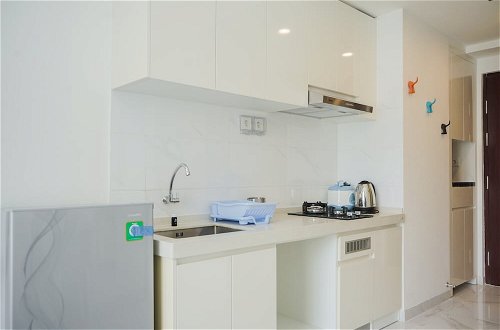 Photo 4 - Comfy and High Floor Studio at Sky House BSD Apartment