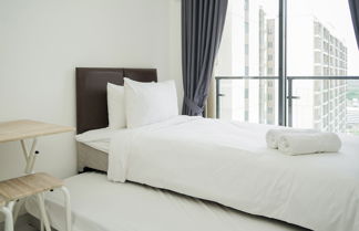 Foto 1 - Comfy and High Floor Studio at Sky House BSD Apartment