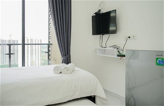 Photo 2 - Comfy and High Floor Studio at Sky House BSD Apartment