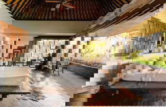 Foto 3 - Secluded Beachfront Villa Manis, 5br, Candidasa