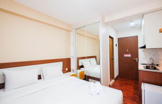 Foto 3 - Cozy And Simply Studio Tifolia Apartment Near Kelapa Gading By Travelio