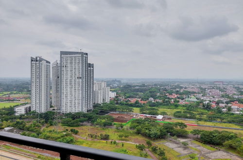 Photo 16 - Homey And Warm Studio At Sky House Bsd Apartment