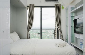 Photo 3 - Homey And Warm Studio At Sky House Bsd Apartment