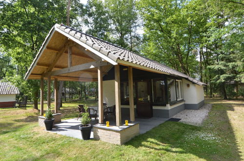 Foto 27 - Detached Bungalow With Lovely Covered Terrace in a Nature Rich Holiday Park