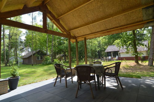 Foto 8 - Detached Bungalow With Lovely Covered Terrace in a Nature Rich Holiday Park