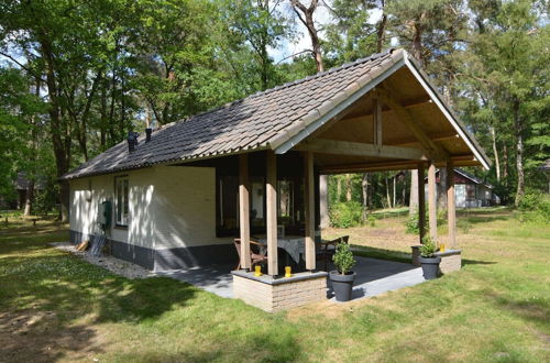 Foto 34 - Detached Bungalow With Lovely Covered Terrace in a Nature Rich Holiday Park