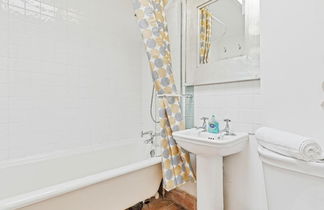 Photo 3 - Pebble Mews House - Sleeps 6 to 8 Guests