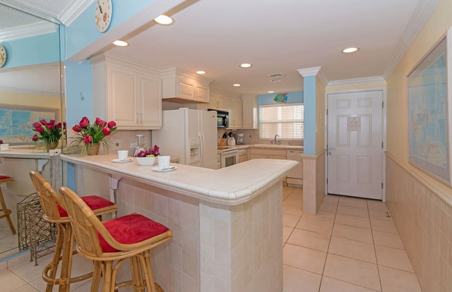 The Colonial Club, Oceanfront Condos - Foto 46