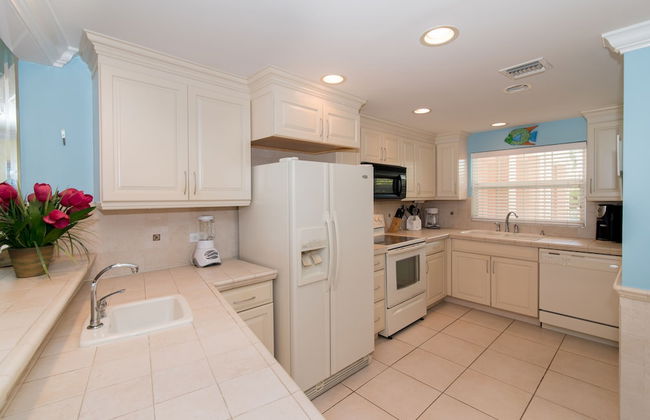 The Colonial Club, Oceanfront Condos - Foto 57