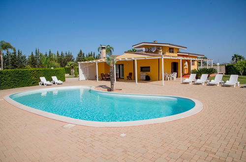 Foto 9 - Villa With Large Swimming Pool Salento