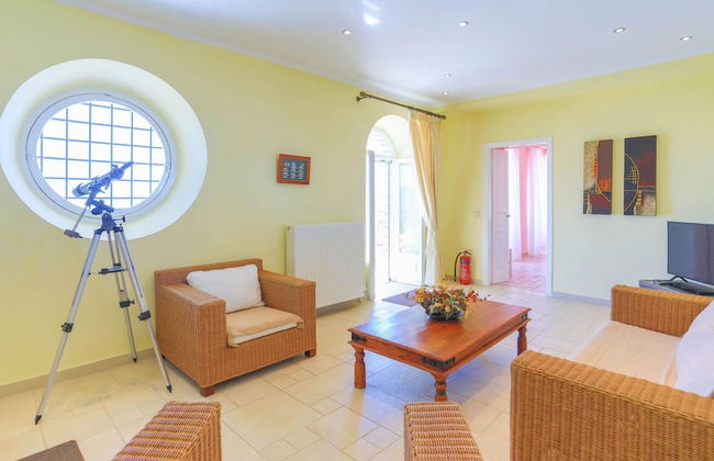 House On The Rocks in Nisaki - Photo 13