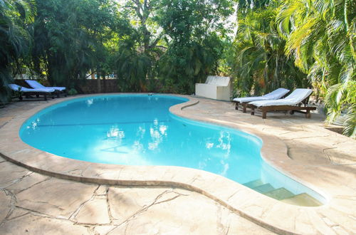 Foto 16 - Villa Pundamilia, Private Pool, Free Wifi, Secure